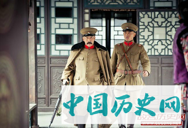 电视剧《少帅》中，少年张学良被日军军警抓走后，张作霖一度要集合部队去要人。事实上，张作霖早年依附日本，后来也从未公开表示过对日本的不满。