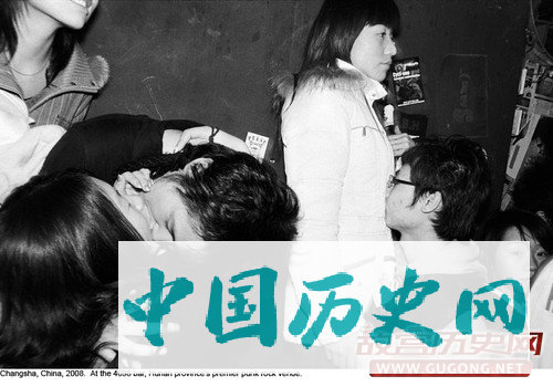 美国摄影师拍当代中国：在爱与责任之间