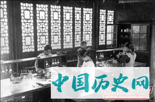 民国大学美女生活照