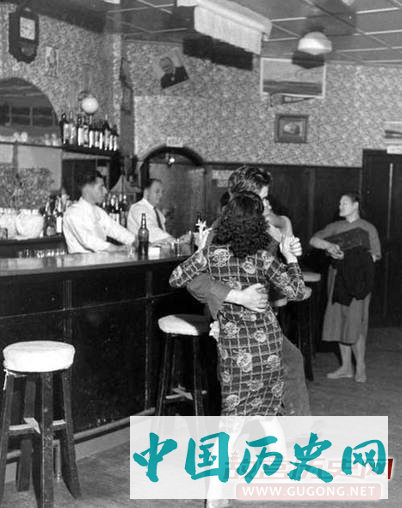 实拍解放前上海酒吧