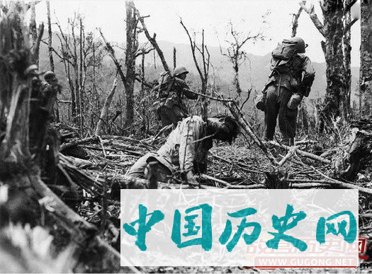 日本遭美军轰炸现场照