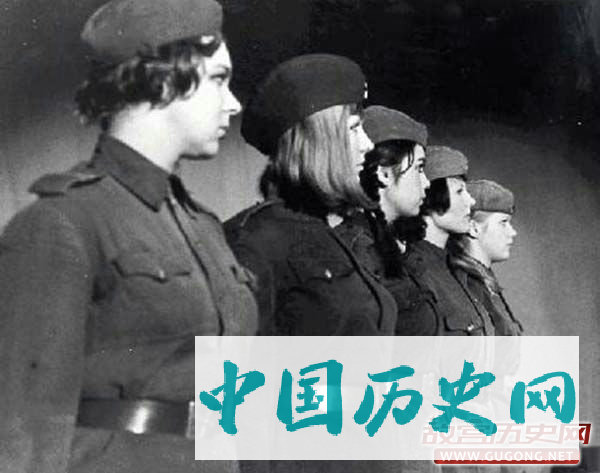 惨遭蹂躏的二战女兵