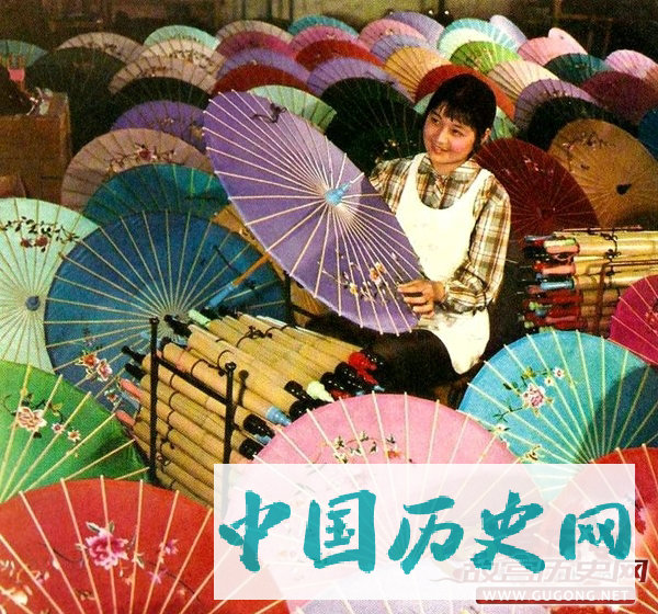 官方宣传彩照里：幸福的1974年