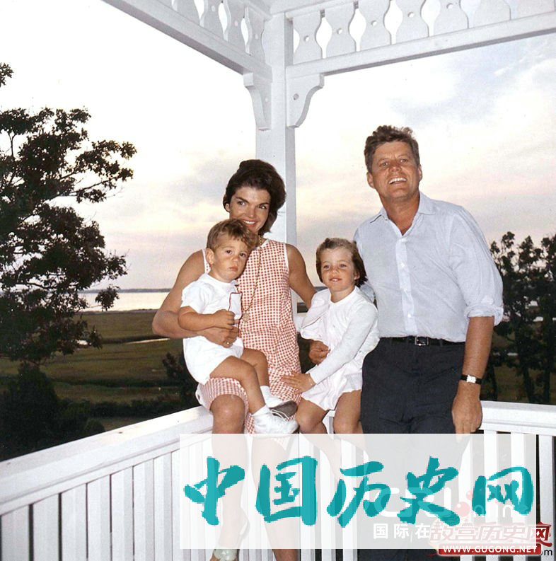 美国肯尼迪身边的女人们