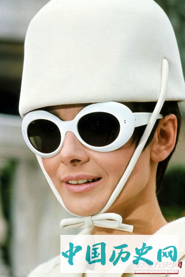 著名影星奥黛丽赫本罕见风华照