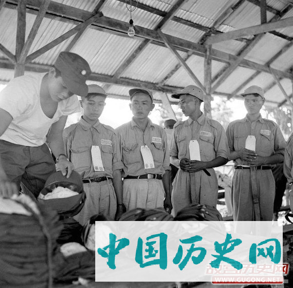国军老照片：国军撤离缅甸 1953年