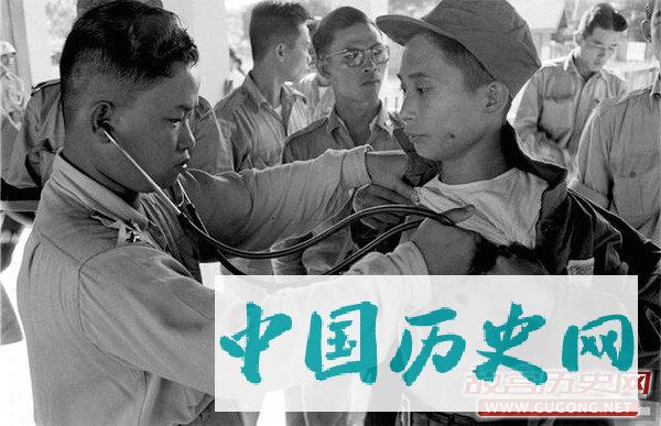 国军老照片：国军撤离缅甸 1953年