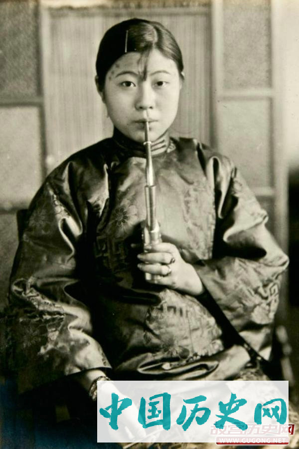 民国老照片：1920年代老相册 不同阶层的民国女子们