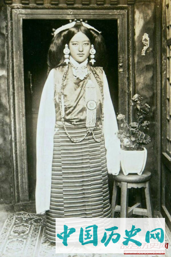 民国老照片：1920年代老相册 不同阶层的民国女子们