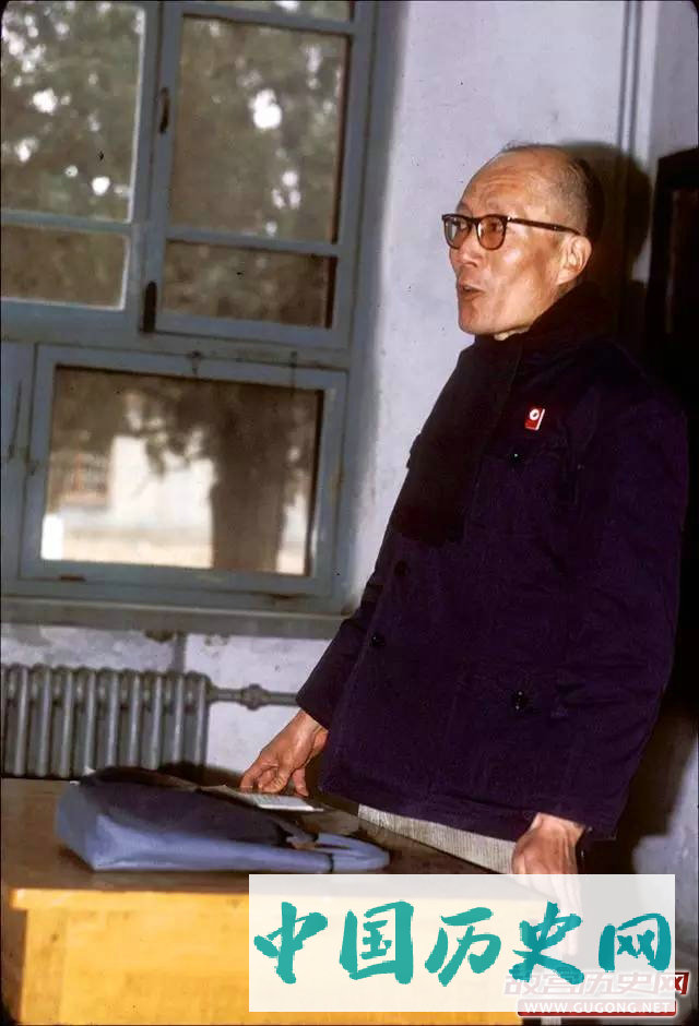 北京往事：北京大学老照片 1972年