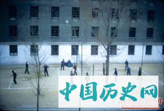 北京往事：北京大学老照片 1972年
