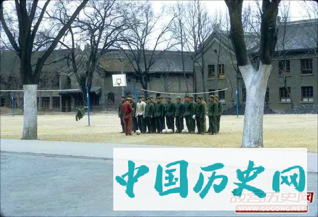 北京往事：北京大学老照片 1972年
