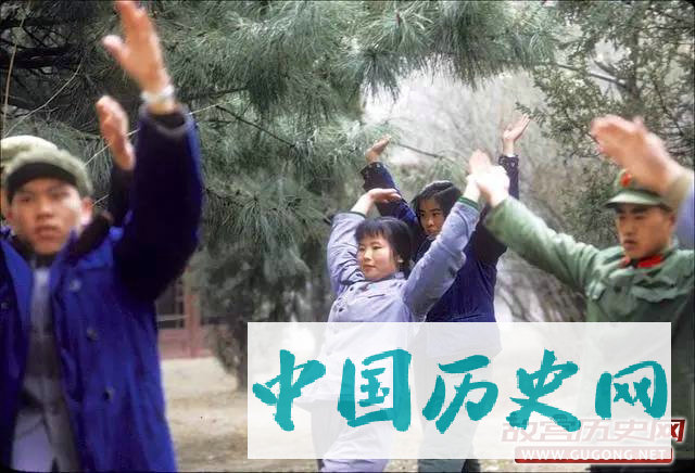 北京往事：北京大学老照片 1972年