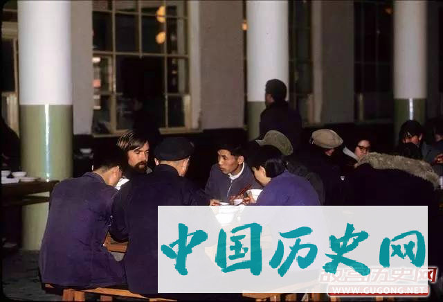 北京往事：北京大学老照片 1972年