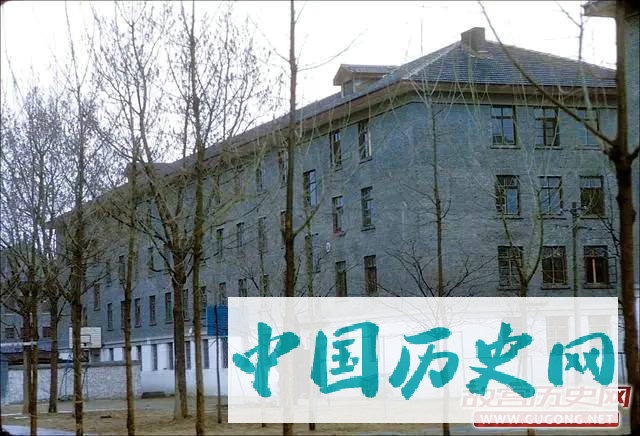 北京往事：北京大学老照片 1972年