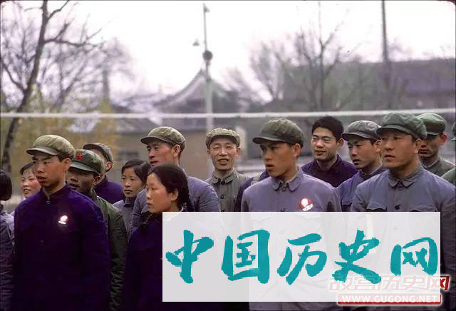 北京往事：北京大学老照片 1972年
