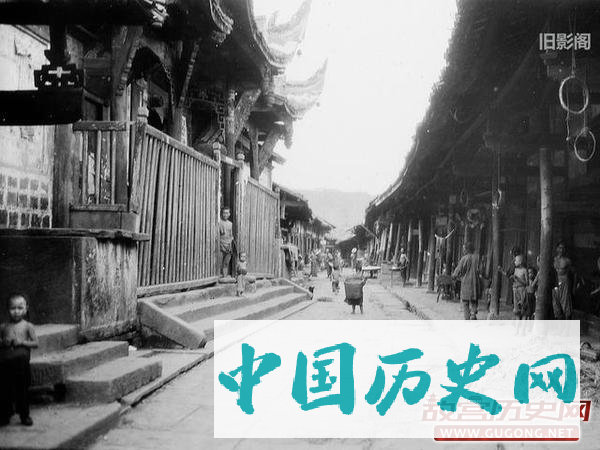 昆明老照片：1920年代末昆明 明建金马碧鸡坊