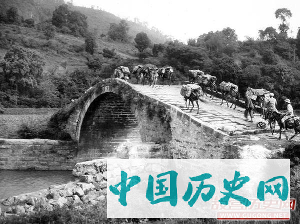 昆明老照片：1920年代末昆明 明建金马碧鸡坊