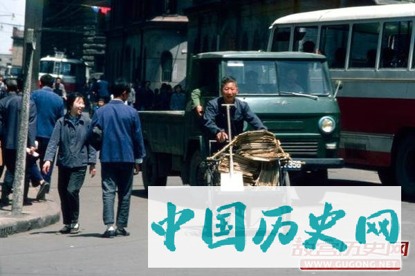 上海老照片：1970年代中期的沪上 大马路四马路
