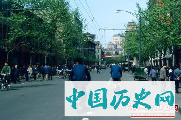 上海老照片：1970年代中期的沪上 大马路四马路