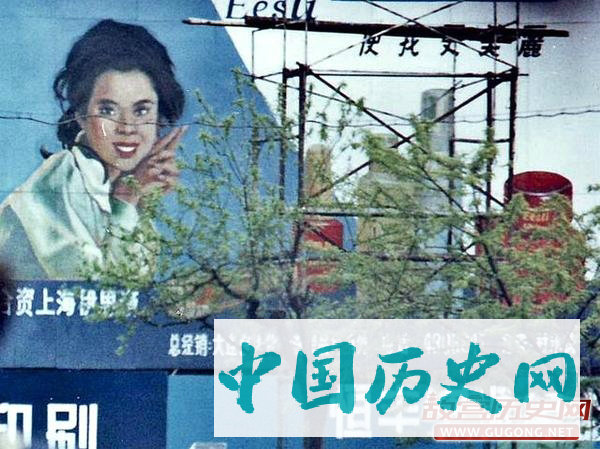 大连老照片：九十年代大连 运营百年的有轨电车