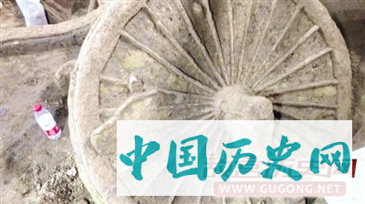 河南新郑郑国三号车马坑刷新考古纪录
