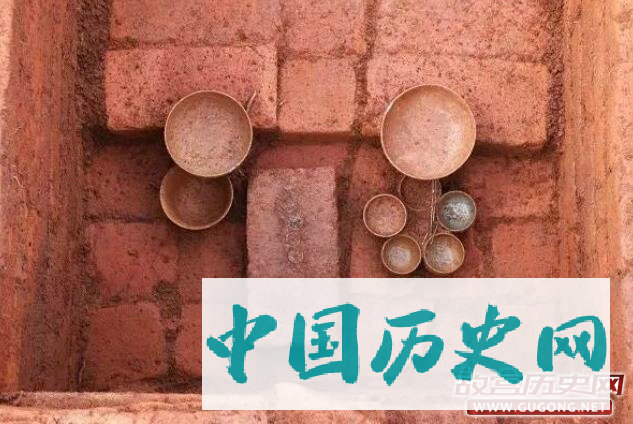湖南省蓝山县五里坪村发现一座唐墓