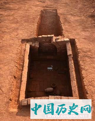 湖南蓝山五里坪古墓群新发现八座东汉纪年砖室墓