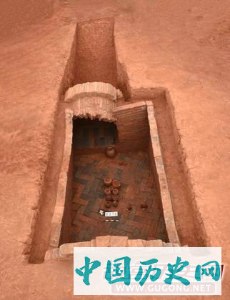 湖南蓝山五里坪古墓群新发现八座东汉纪年砖室墓