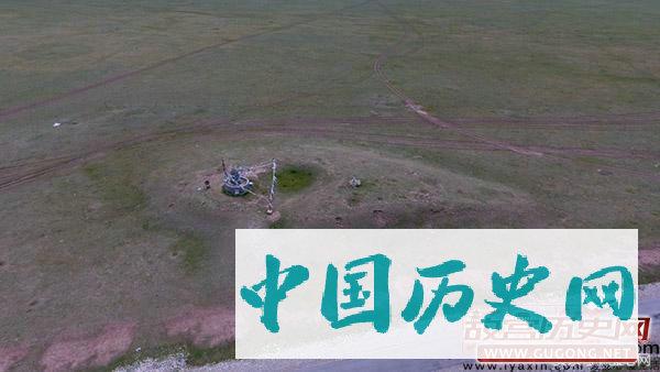 “天山道”科考解密：巴音布鲁克草原上奇怪的“8”块石头