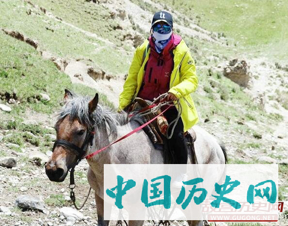 “天山道”科考之记者手记：考古工作者的十八般武艺