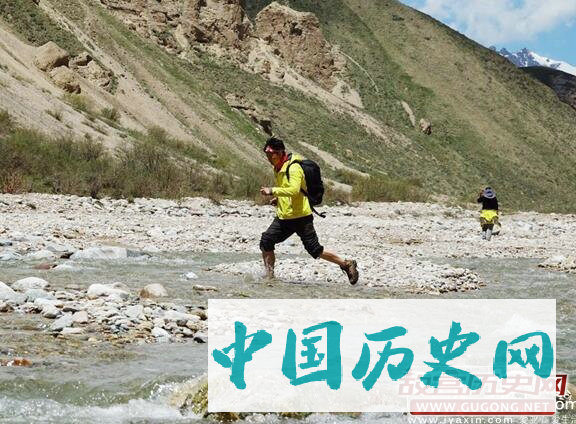 “天山道”科考之记者手记：考古工作者的十八般武艺