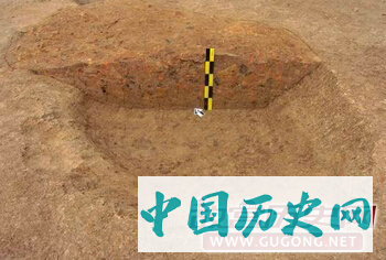 湖南蒙华铁路华容李家屋场遗址发现的房址及烧土坑