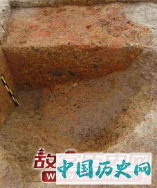 湖南蒙华铁路华容李家屋场遗址发现的房址及烧土坑