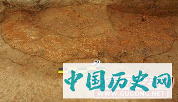 湖南蒙华铁路华容李家屋场遗址发现的房址及烧土坑