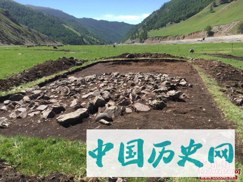 新疆和布克赛尔县铁器时代遗址进行考古发掘