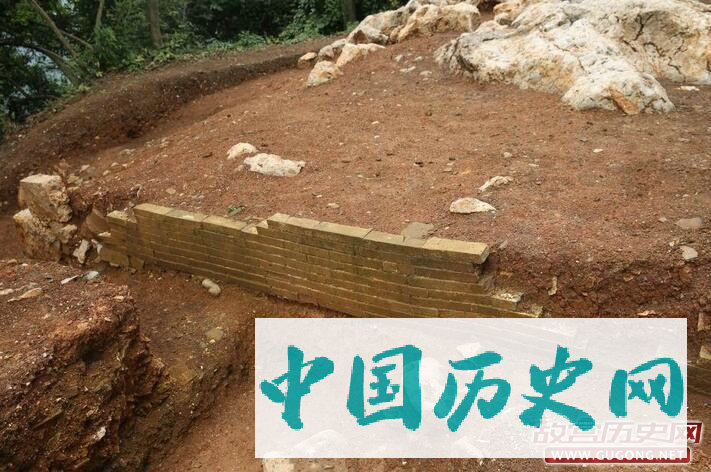 浙江杭州南高峰塔遗址进行考古发掘