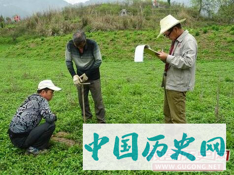湖南保靖县四方城遗址与墓群进行调查勘探