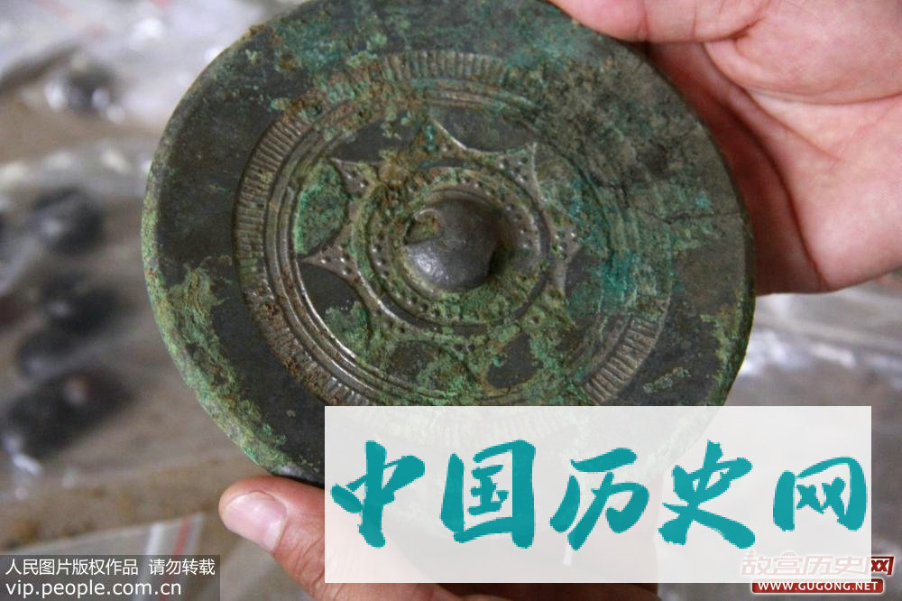 河南安阳殷墟大遗址保护区内发现1800年前少数民族特征墓葬群