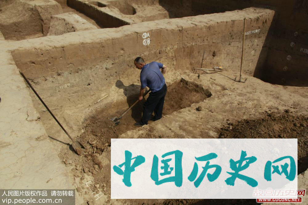 河南安阳殷墟大遗址保护区内发现1800年前少数民族特征墓葬群