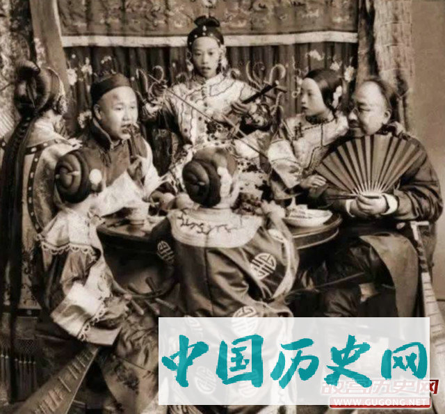 清朝末期青楼女子长什么样？难怪男人都爱逛！