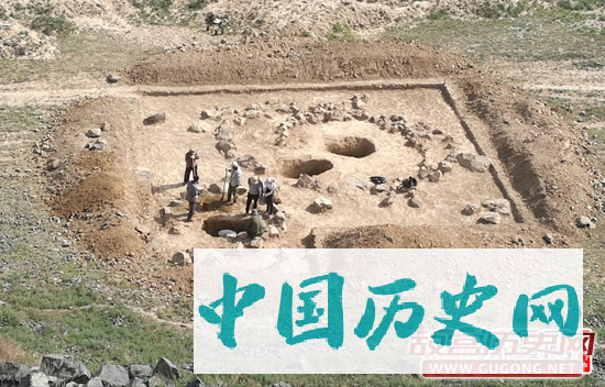 新疆尼勒克考古发现新疆最早墓葬