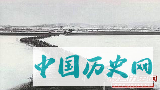 跨过鸭绿江的第一人