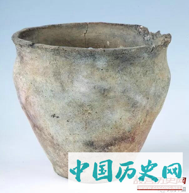 新疆玛纳斯河流域首次发现安德罗诺沃文化墓葬