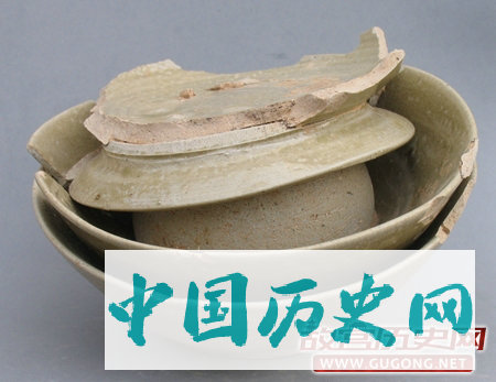 浙江永嘉坦头唐代瓯窑的窑具与装烧工艺