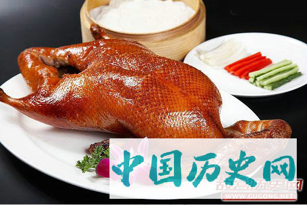 北京烤鸭是谁发明的美食？