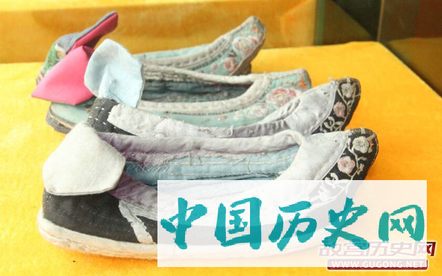 黑白两道的来源，与鞋有关