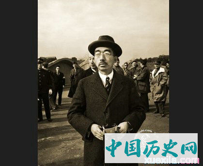 日本裕仁天皇的终战诏书