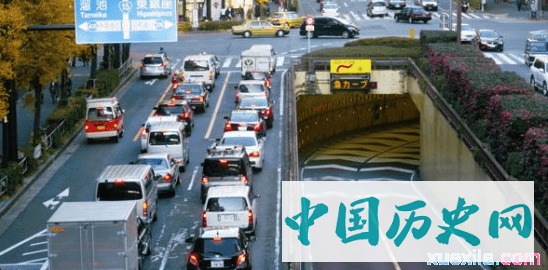 日本解决开车变道的方法