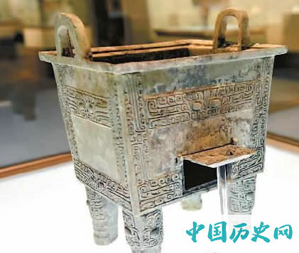 商代晚期出现的“火锅”